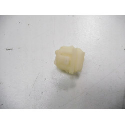 Spinka montażowa listwy drzwi przednich Opel Vectra B 90508327