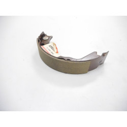 Szczęka hamulcowa tył Mitsubishi Space Runner OE MB858928