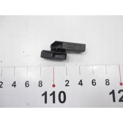 ZACISK, WYCIERACZKA PRZEDNIEJ SZYBY MITSUBISHI OE MZ690111A5