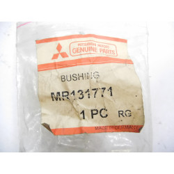Guma stabilizatora przód Mitsubishi Carisma OE MR131771