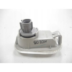 Migacz boczny biały RL Mitsubishi L200 OE 8351A041