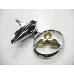 Przednia maska stojak EMBLEMAT MITSUBISHI Montero Pajero 4 7415A183