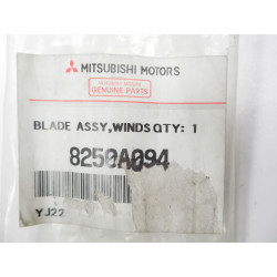 Pióro wycieraczki przód Mitsubishi L200 OE 8250A094