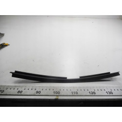 ZGARNIACZ SZYBY WEWNĘTRZNEJ TYLNEJ PRAWEJ FIAT UNO OE 7711309