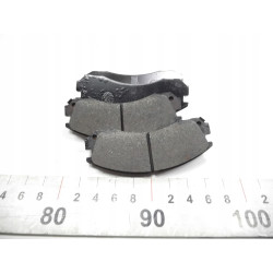 Klocki hamulcowe przód Mitsubishi L200 MZ690576