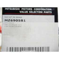 Klocki hamulcowe tył Mitsubishi Pajero MZ690581