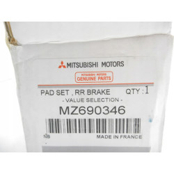 Klocki hamulcowe tył Mitsubishi Pajero MZ690346