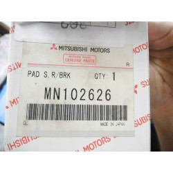 Klocki hamulcowe tył Mitsubishi Pajero OE MN102626