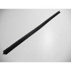 LISTWA ZGARNIAJĄCA PRAWY PRZÓD W211 OE A2126904882