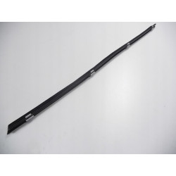 LISTWA ZGARNIAJĄCA PRAWY PRZÓD W211 OE A2126904882