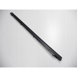 MERCEDES W213 LISTWA DRZWI PRAWY TYŁ A2136900662