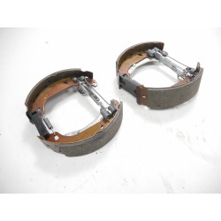 ZESTAW SZCZĘKI HAMULCOWE CLIO IV 7701205755