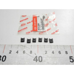Spinka moc. listwy Kia Sorento OE 0K092 60408