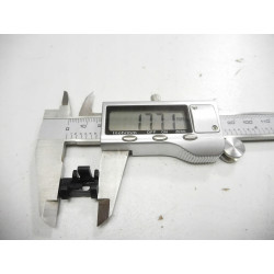 Spinka listwy drzwi przód Mitsubishi Colt MB258879