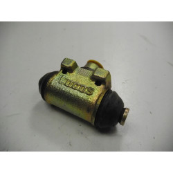 Cylinderek hamulcowy Renault OE 7701207639