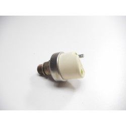 CZUJNIK CIŚNIENIA OLEJU RENAULT ESPACE 7700805824