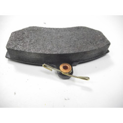 KLOCKI HAMUKLCOWE PRZÓD AUDI A4 B5 8A0698151B