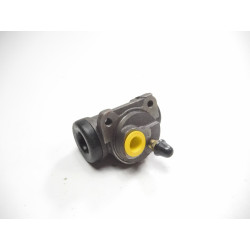 Cylinderek hamulcowy RENAULT R-9-R11 OE 7701032924