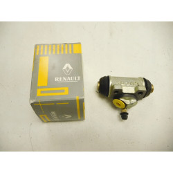 Cylinderek hamulcowy Renault R9 11 18 7701024265