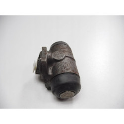 Cylinderek hamulcowy Renault 4 5 6 7701365383