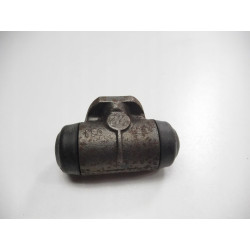 Cylinderek hamulcowy Renault 4 5 6 7701365383