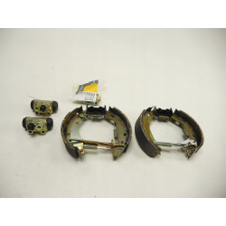SZCZĘKI HAMULCOWE ZESTAW RENAULT CLIO SUPER 5 7701205314