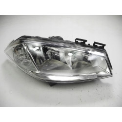 Lampa prawy przód Renault Megane II OE 7701054655