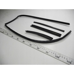 7700204807 ZESTAW USZCZELEK DRZWI RENAULT