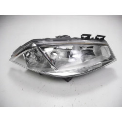 Lampa prawy przód Renault Megane II OE 7701064017