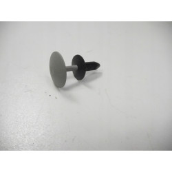 Kołek rozporowy spinka X7 Ford Fiesta OE 1660053