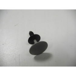 Kołek rozporowy spinka X7 Ford Fiesta OE 1660053