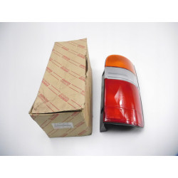 LAMPA TYLNA P TOYOTA HIACE Regius Ace 81551-95J10