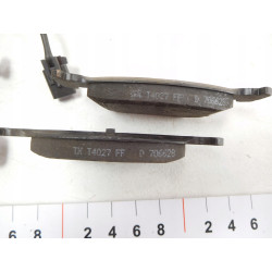 Zestaw klocków hamulcowych FORD 6877835