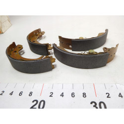 SZCZĘKI HAMULCOWE FORD FIESTA 6183877