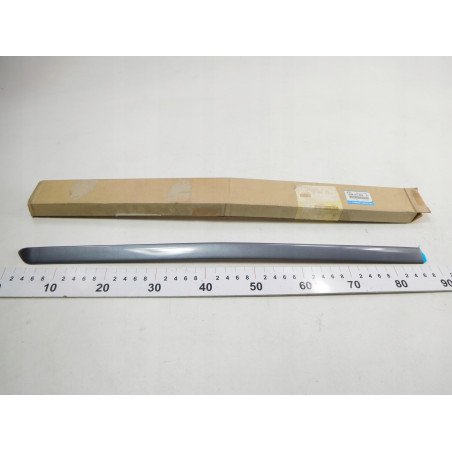 Listwa ozdobna zewnętrzna MAZDA LE44-50-682-01