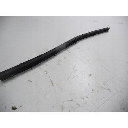 LISTWA ZGARNIAJĄCA WODĘ MAZDA 04-09 BP4K-73-821A