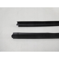 Uszczelka górna strona lewa tył MAZDA C235-73-83XB