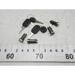 Wkładki zamków z kluczykami FIAT REGATA 7592537