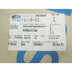 Uszczelka szyby drzwi lewych Fiesta 1043950