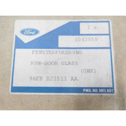 Uszczelka szyby drzwi lewych Fiesta 1043950