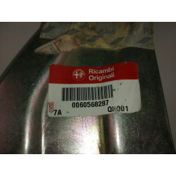 ZAWIAS POKRYWY SILNIKA ALFA ROMEO 145/146 60568287