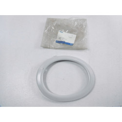 Ramka obudowa lampy halogenu FORD MONDEO 1050245