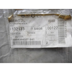 LISTWY DRZWI PRAWY TYŁ VW PASSAT 04- 3B9839432T