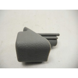 UCHWYT PÓŁKI TYLNEJ PRAWY MITSUBISHI MB960826