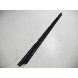 Listwa uszczelka szyby przód PASSAT 3B0837472B41