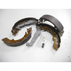 SZCZĘKI HAMULCOWE TYŁ RENAULT 21 2.0 7701202381