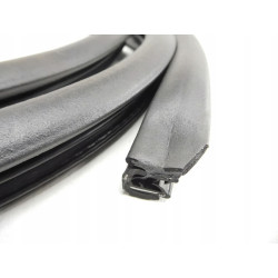 USZCZELKA DRZWI PRAWY TYŁ PAJERO 01-03 MR100822