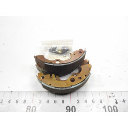 Zestaw szczęk hamulcowych Renault R5 R6 7701202923