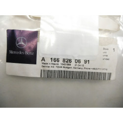 USZCZELKA LAMPY COFANIA MERCEDES-BENZ BASE 4MATIC