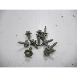Zestaw montażowy błotnika POLO AUDI 80 321898051